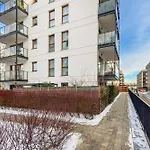Comfortable With Access To The Gym And Parking By Renters 아파트