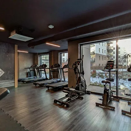 Comfortable With Access To The Gym And Parking By Renters