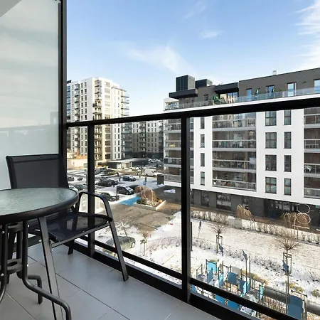 Comfortable With Access To The Gym And Parking By Renters アパート グダニスク