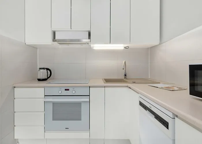 Comfortable With Access To The Gym And Parking By Renters *