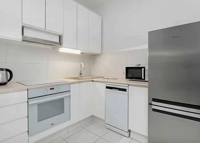 Comfortable With Access To The Gym And Parking By Renters グダニスク