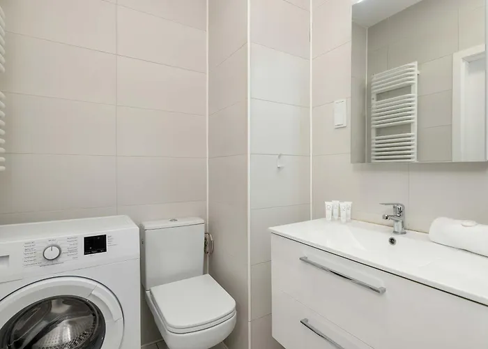 Comfortable With Access To The Gym And Parking By Renters *