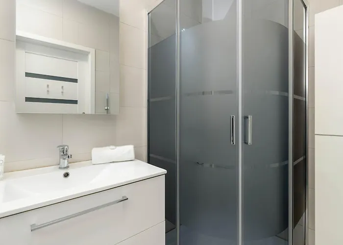 Comfortable With Access To The Gym And Parking By Renters